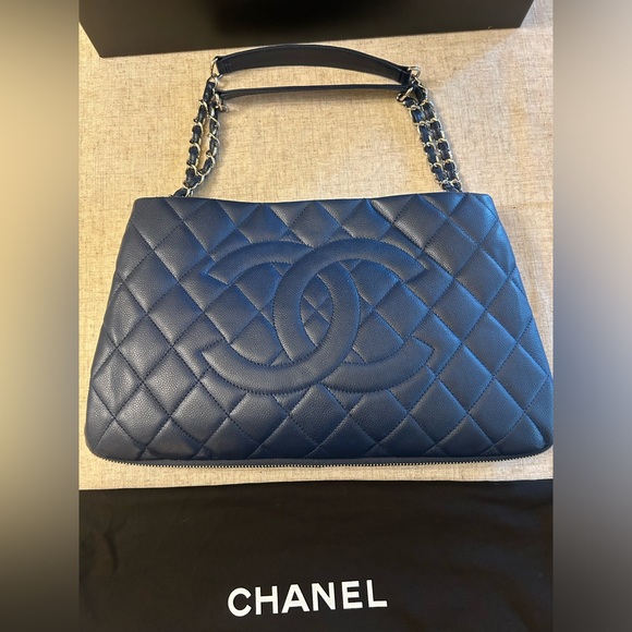 CHANEL Caviar Timeless Zip Around Tote Purse Bag W/Dust Cover, Box, Auth.Card - Picture 2 of 16